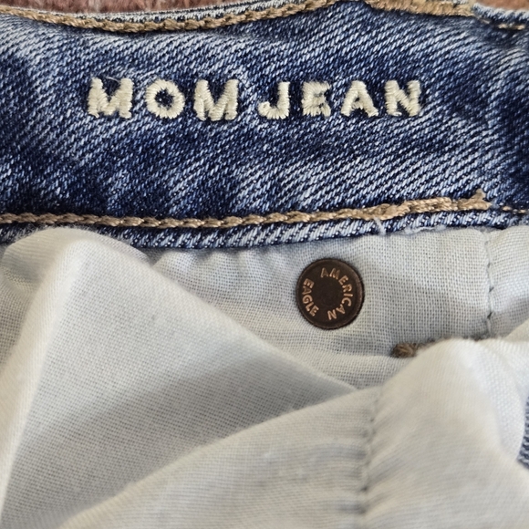 American Eagle High Rise Mom Jean Relaxed Fit Tapered 29" L Size 14 Long 14L - Picture 3 of 13